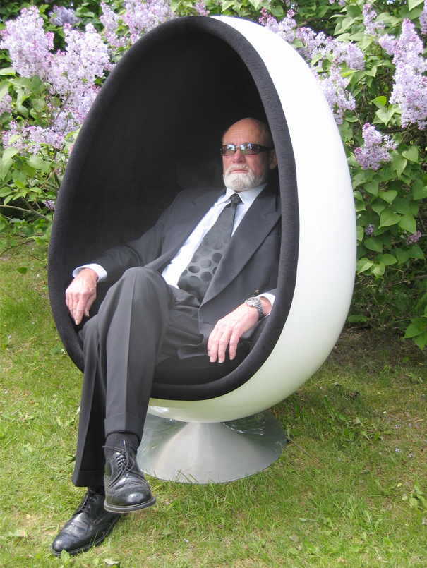The Egg Chair Is Back!