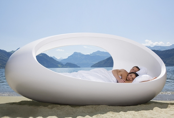 The Perfect Accompaniment: Egg Chair, meet The Egg Bed!