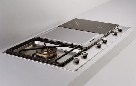 PM36 1 IGX Gas/Induction Cooktop. Manufactured by Bertazzoni