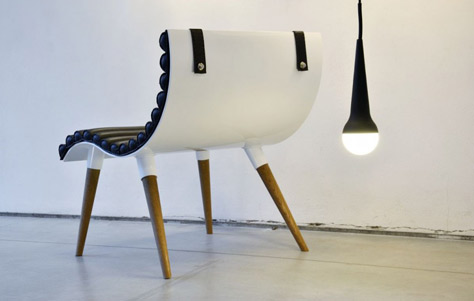 Curve Chair. Designed by Brian Richer and Kei Ng. Manufactured by Castor.