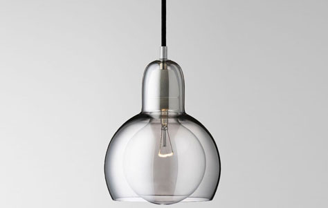 Mega Bulb pendant lamp. Designed by Sofie Refer for &Tradition. Distributed by Ameico.