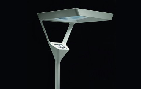 Verto standing lamp. Designed by Naoto Fukasawa. Manufactured by Belux.