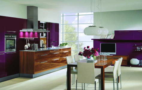 Image: Pine Meets Eye-Popping Color with Hacker’s 1090 Kitchen