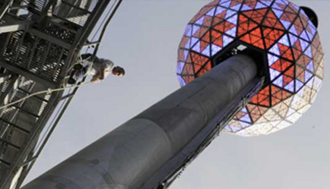 Image: Time Square Goes Green with LEDs: New Year’s Eve 2010