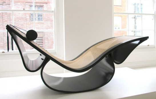 Oscar Niemeyer’s Classic Rio Chaise Longue Available at Espasso U.K.