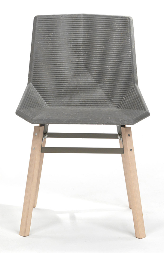economically produced, 100% Recycled, 100% recyclable, Javier Mariscal, JANUS et Cie, chair, Green Side Chair, seating, cafe seating, hospitality seating, polypropylene, beech wood, 