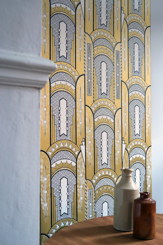 danielheath_onyx_skyline_goldandblack_wall3