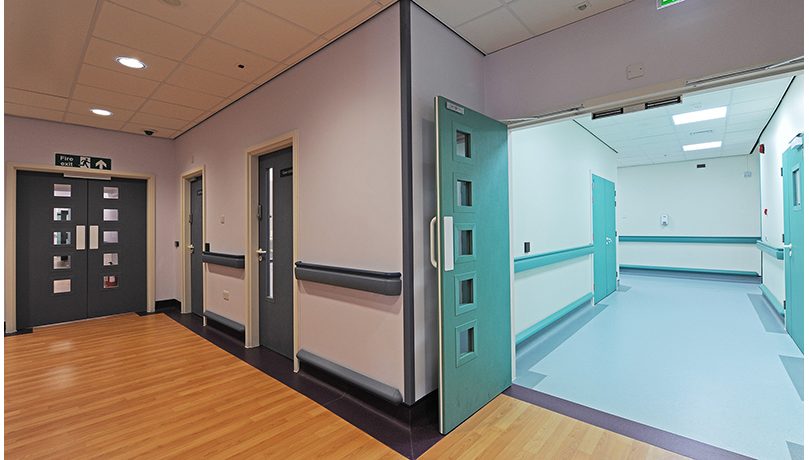 3-acrovyndoors