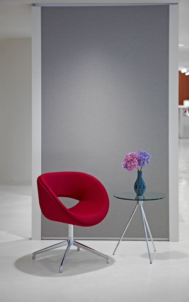 600serieschair_20seriestable_geniuswall