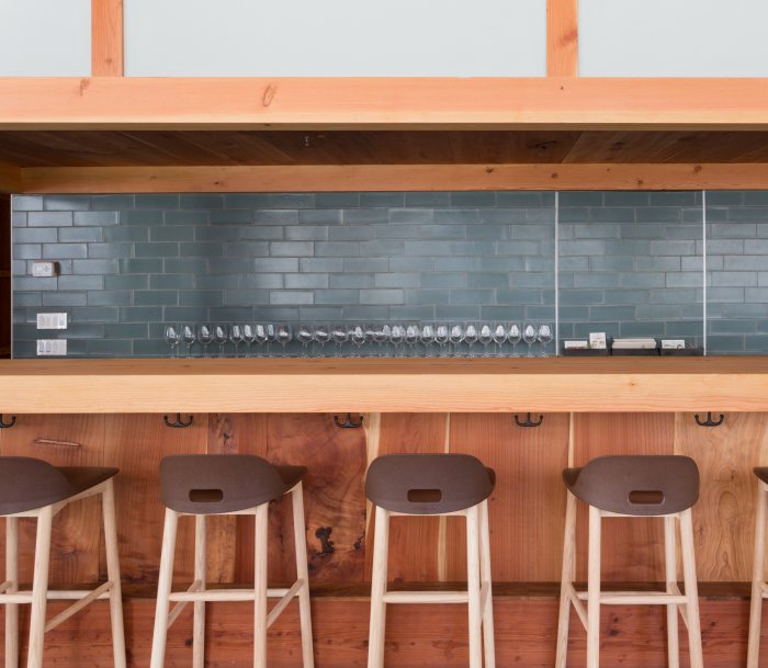 bar
