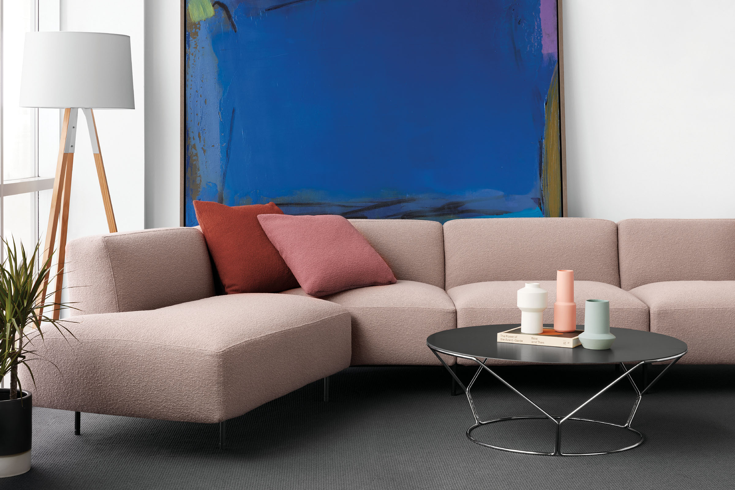 Keilhauer Invites You to Meander