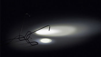 The "Sophisticated Deformation" of Thomas Feichtner's Drawing Light