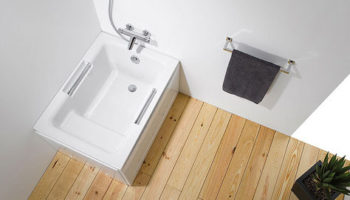 The Shortline Bathtub by Sanindusa