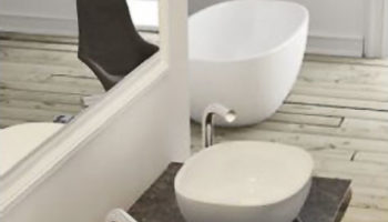 Victoria + Albert’s Barcelona Tub Exudes Mediterranean Relaxation
