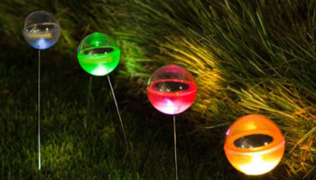 Colorful Outdoor Illumination: The Solar Light Balls by Poketo