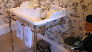 The Naver Washbasin by Drummonds