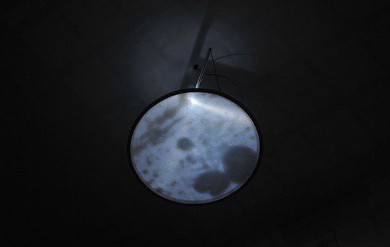 Grasping Hand, pendant lamp, Alexandre Xanthakis, Bud Aniontinde, projection lamp, French design,