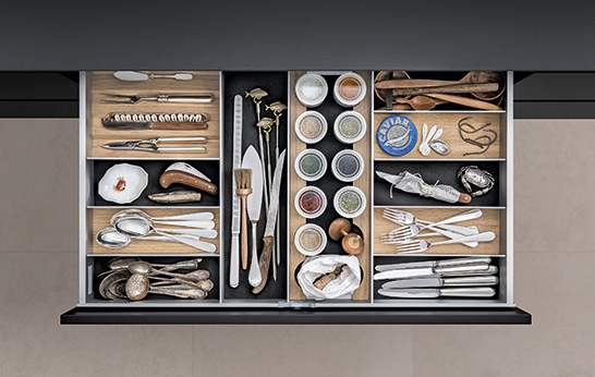 02_SieMatic_Drawers_and_Pull_outs_Interior_accessories_7752