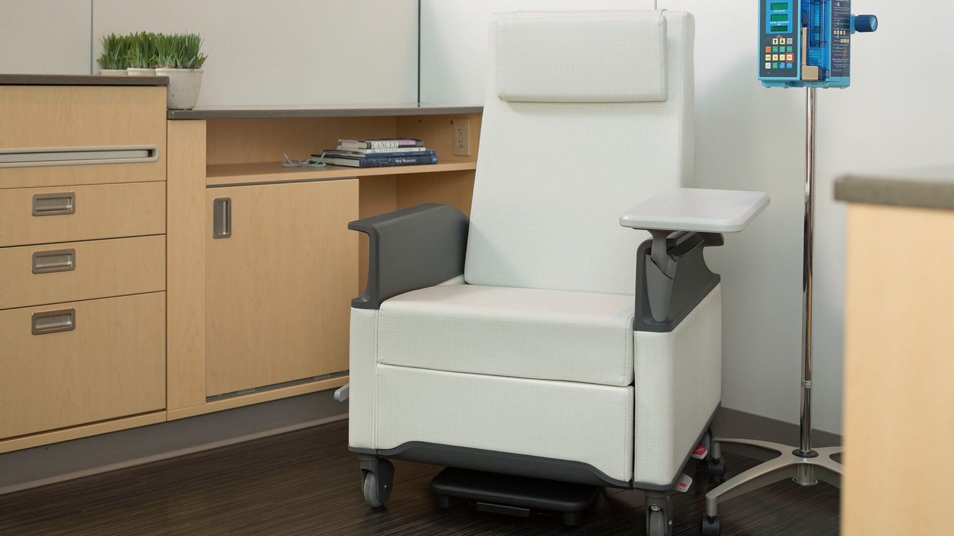 Empath Patient Recliner by Steelcase null