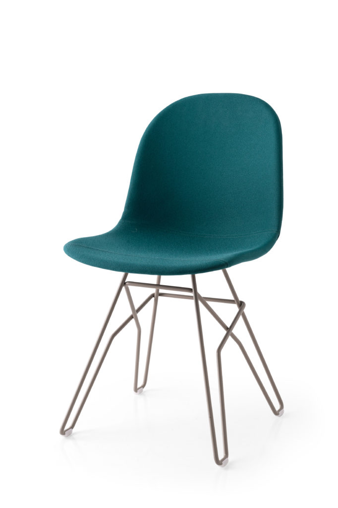 The Academy Chair from Calligaris contract The Academy Chair from Calligaris contract
