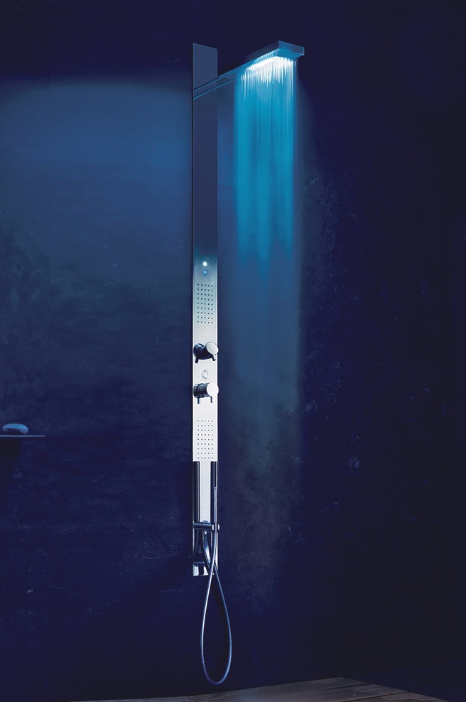 Water and Light Create a Sensuous Shower Experience with Acquazzurra