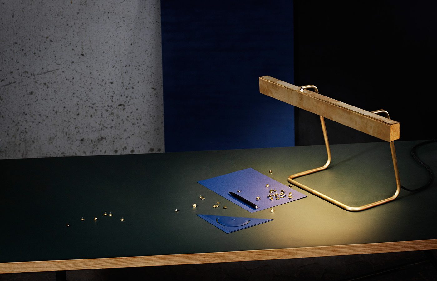 Anour T Model Desk Lamp