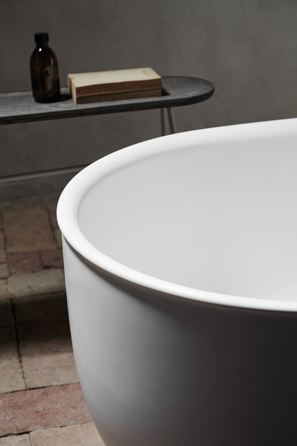 The Prime Bathtub by Inbani