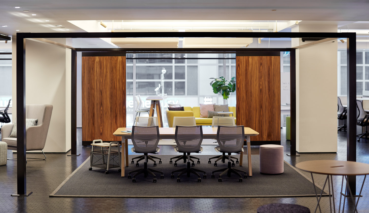At NeoCon 2018: Sawhorse Workbench by Knoll Wins Gold