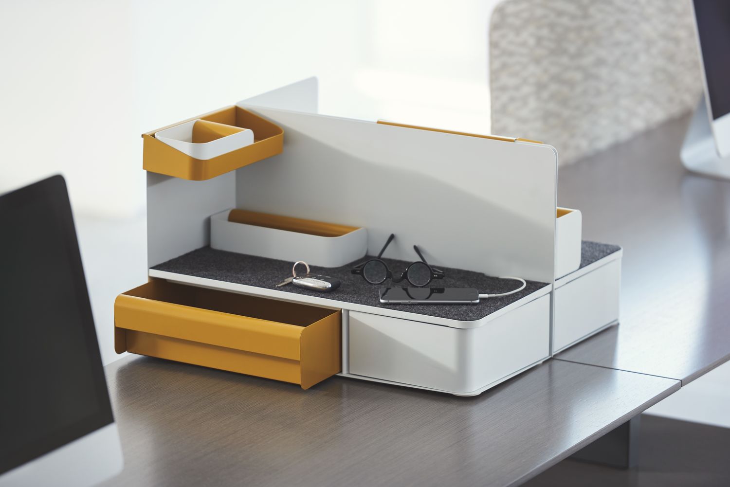 At NeoCon 2018: tn Desktop Accessories & Personal Storage by Teknion