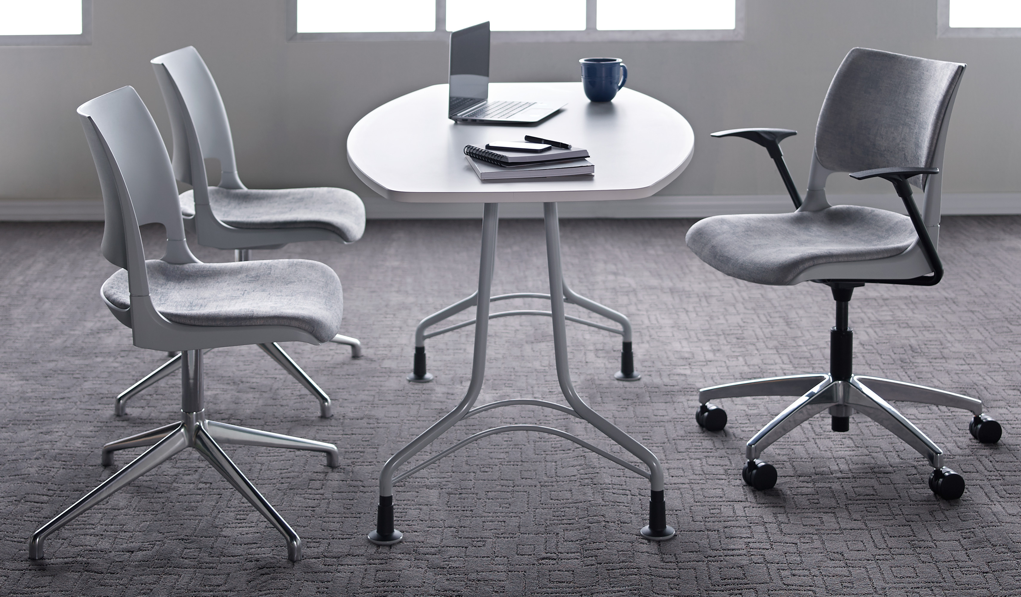 Dōni Task Chair by KI