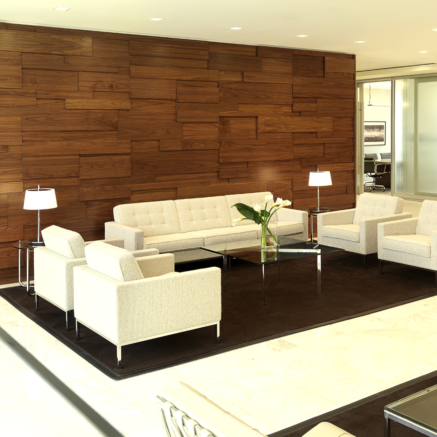 Florence Knoll Sofa white leather with two Florence Knoll chairs