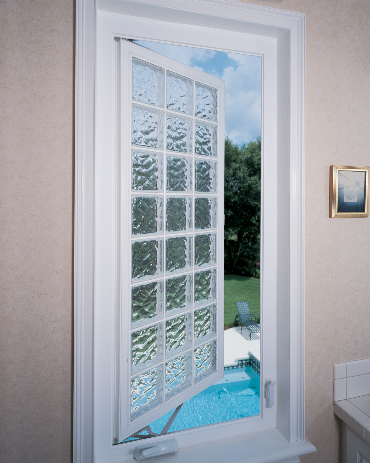 Hy-Lite Acrylic and Glass Block casement window in bathroom