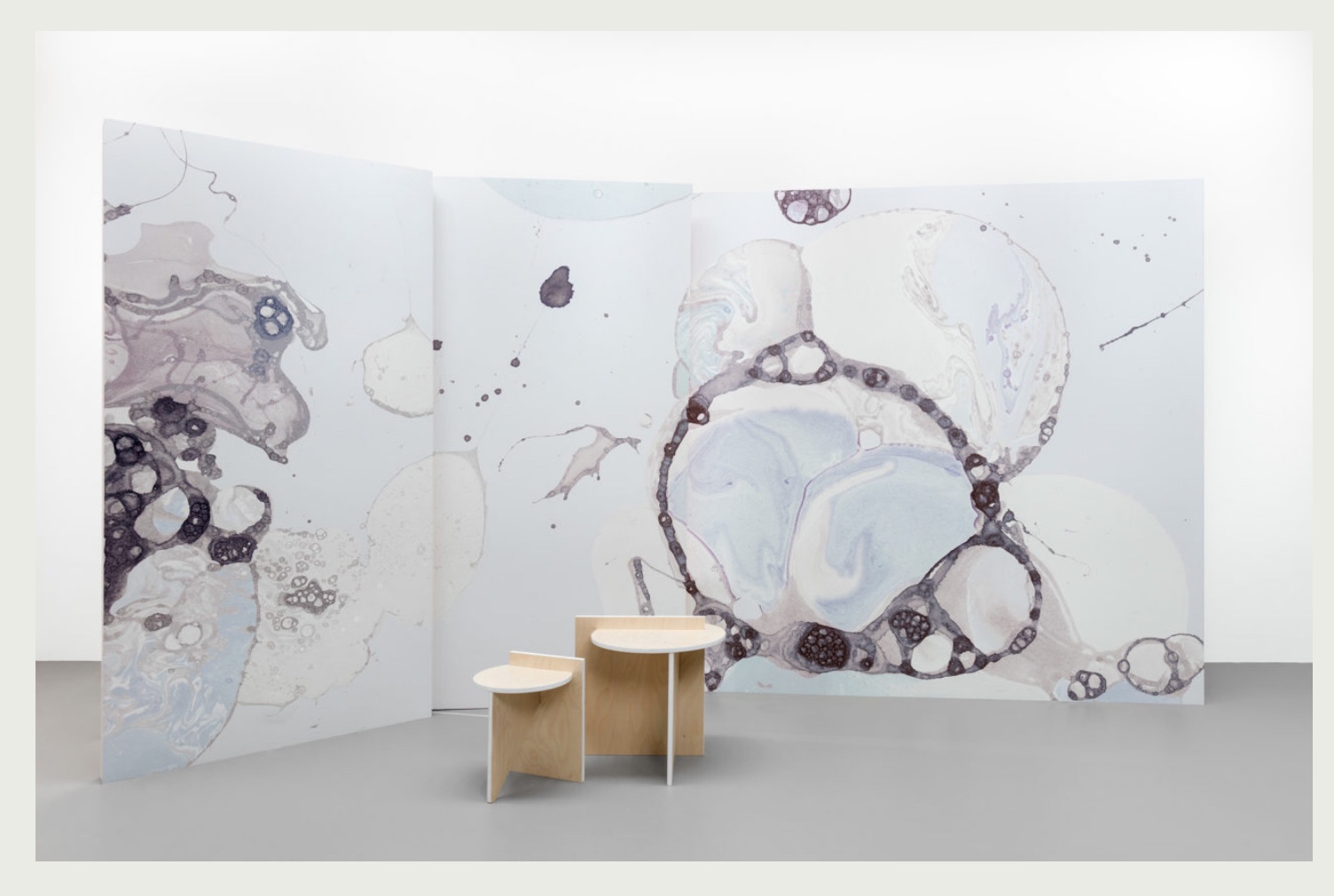 Calico Wallpaper Microcosmos pattern in sitting room with tables