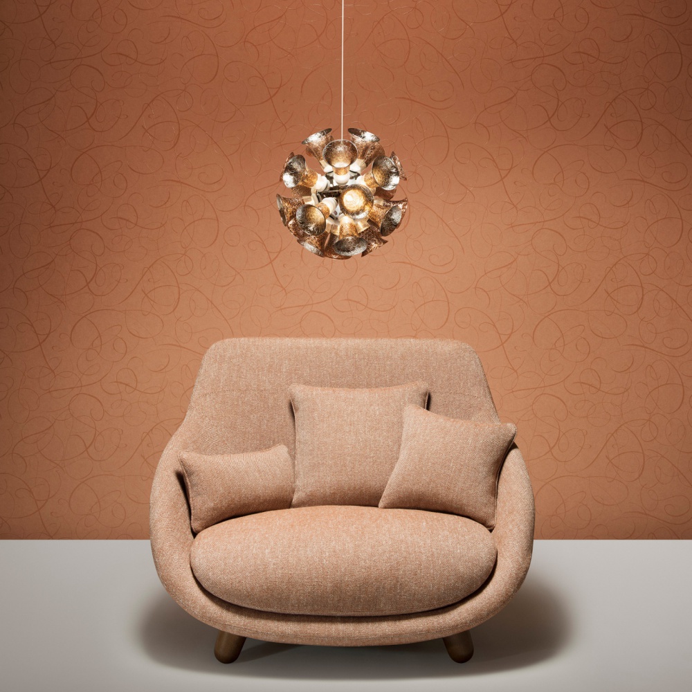 lacquered wallpaper with swirls