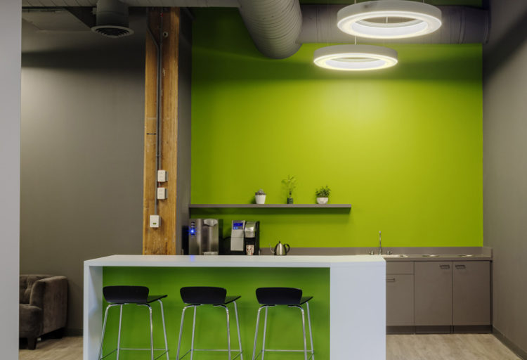 Impact Lighting wht.wal pendant in accounting firm breakroom