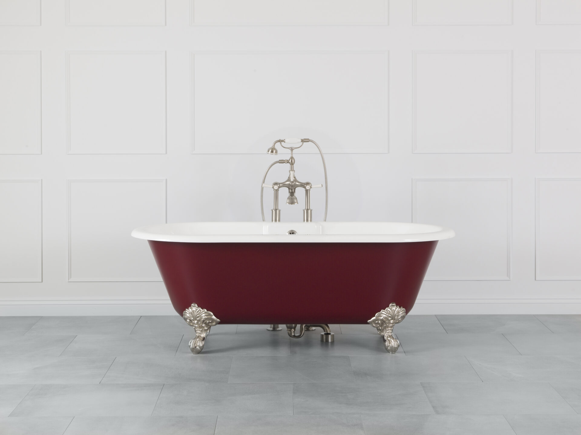 Victoria + Albert Color Service Maroon tub