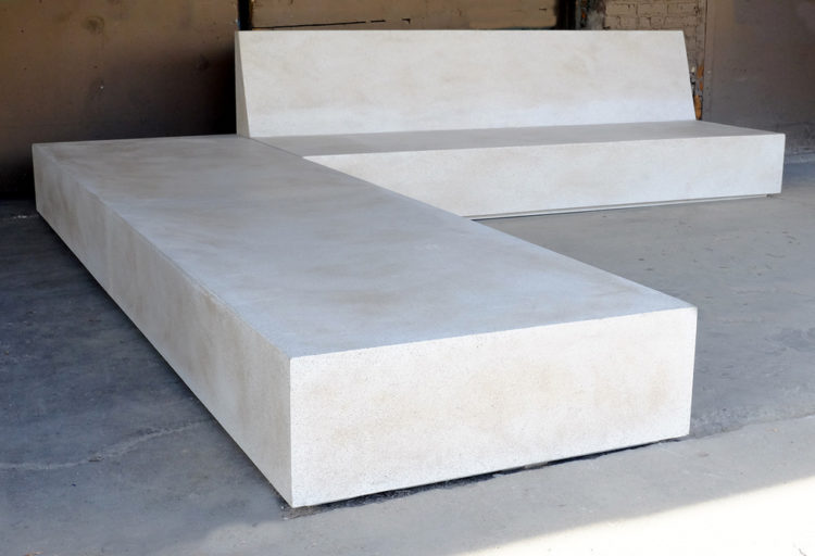 Zachary A. Outdoor Furniture Macrolithe Plinthe