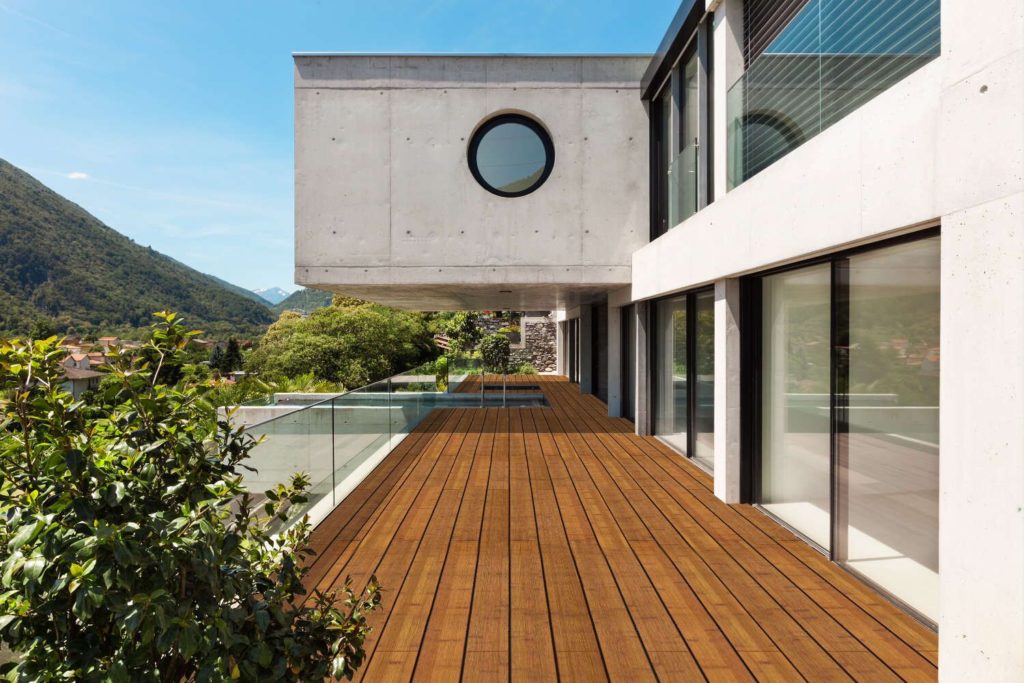 Déco Panorama Outdoor Decking in modern home
