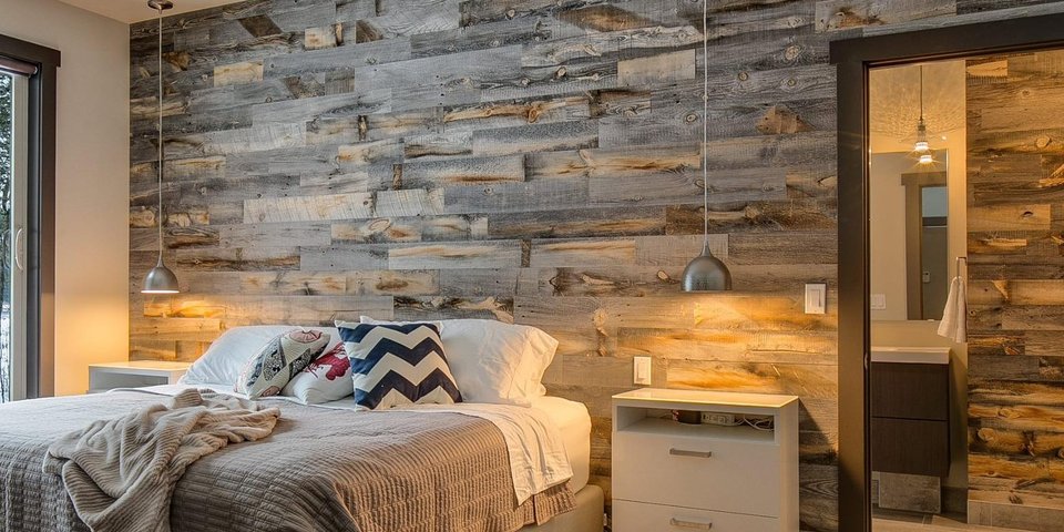 Stikwood Weathered Wood Gray in bedroom