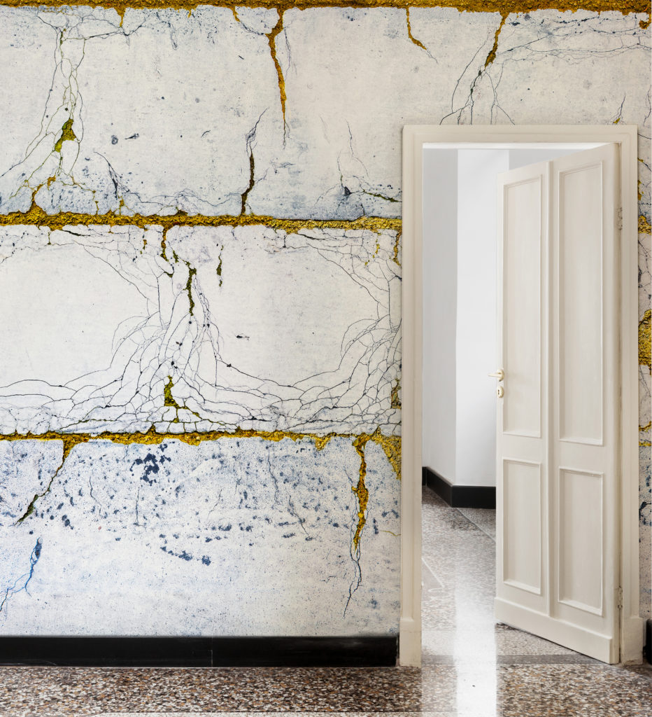 WallPepper Special Systems Acoustic Line in bathroom resembles deeply textured white wood