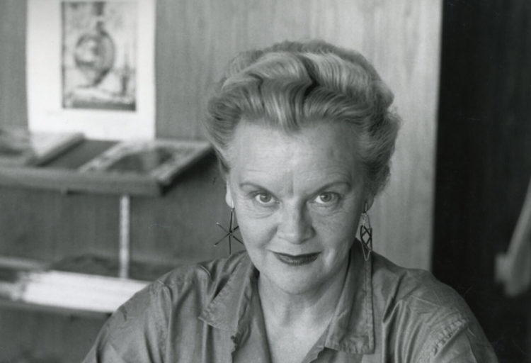 Greta Magnusson Grossman picture of Grossman in black and white