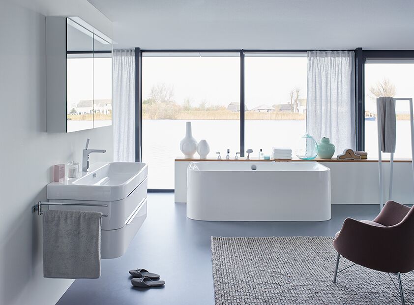 Happy D.2 sink and tub in airy bahtroom white 