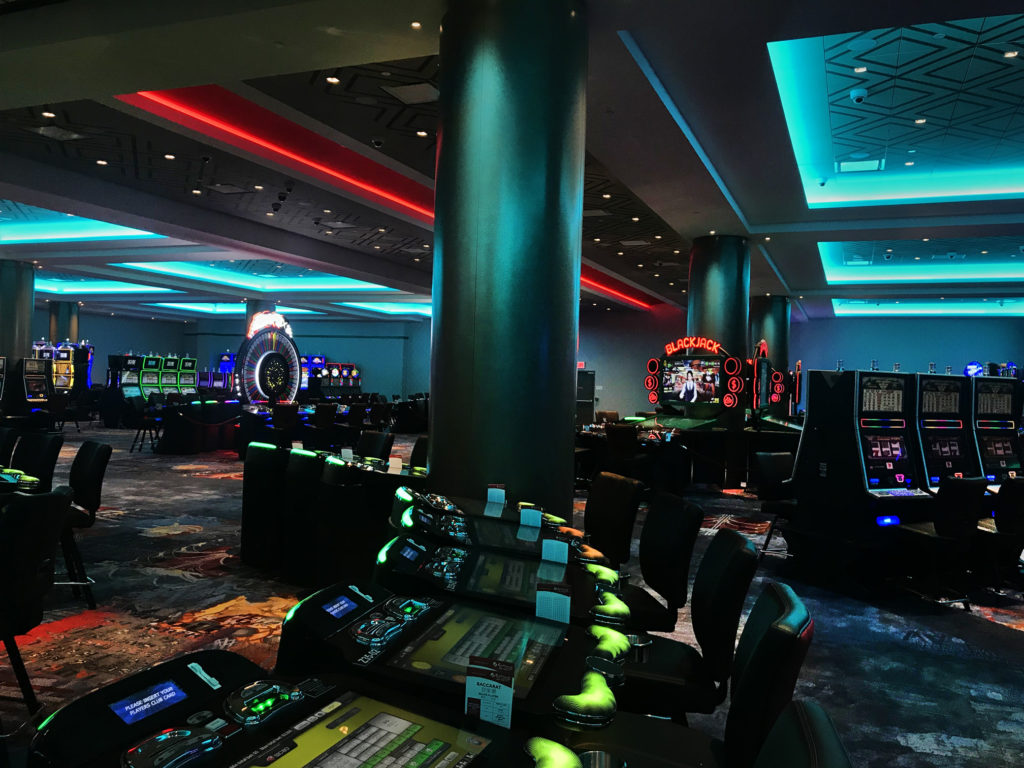 Solid State Luminaires’ RGBW Indoor ColourLine