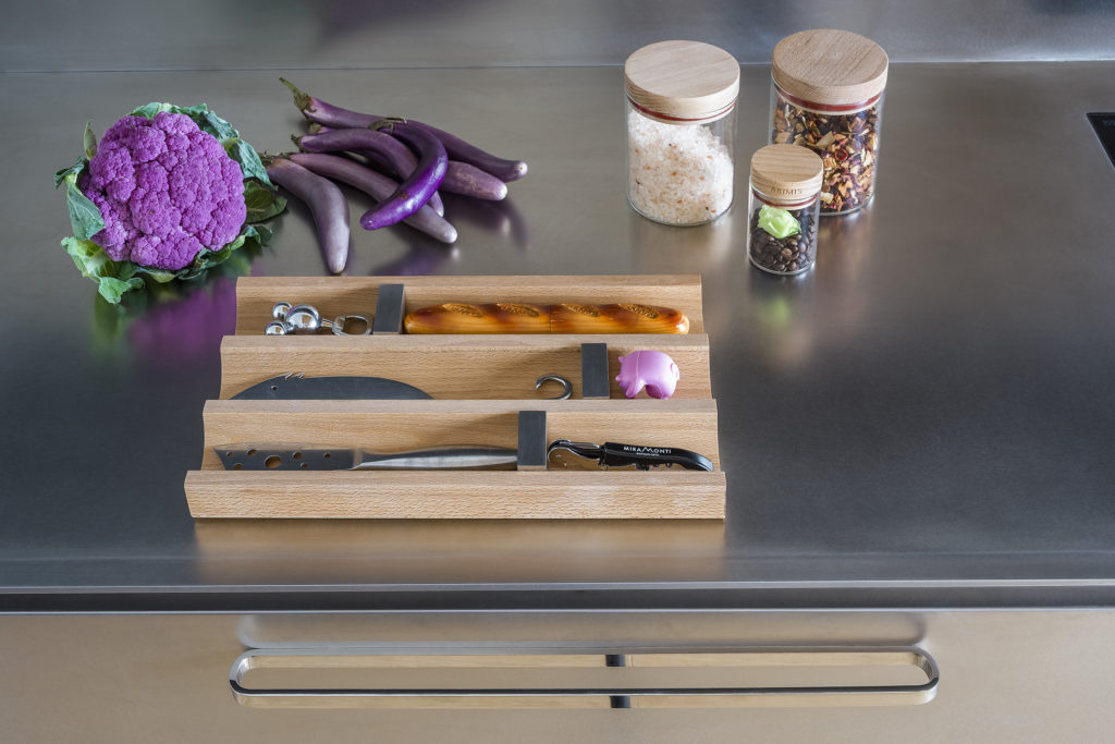 Atelier by Abimis accessories atop work surface