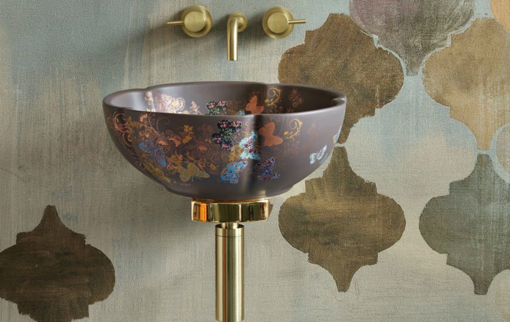 Zeina Washbasin dark against autumn-themed wallpaper