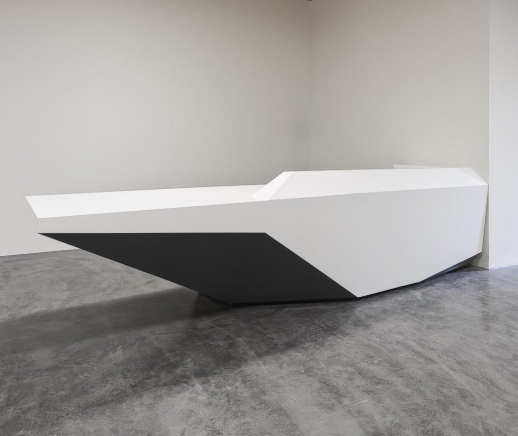 Isomi Solid Surface fold desk