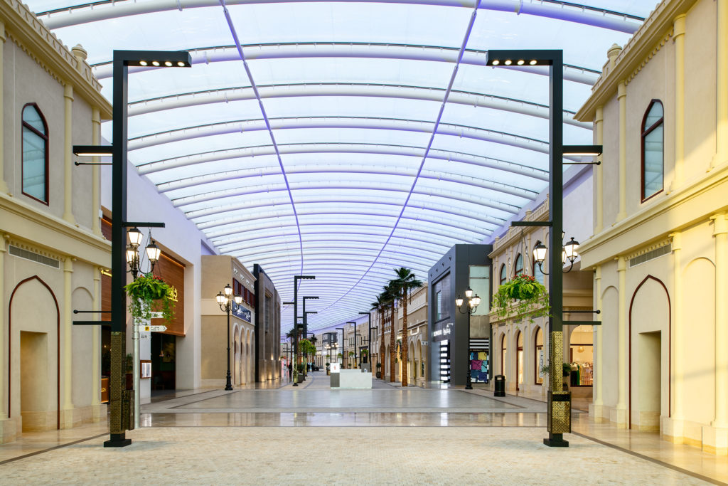 The Bellevue Luminaire Gives Avenues-Bahrain an Atmospheric Outdoor Feel The Bellevue Luminaire Gives Avenues-Bahrain an Atmospheric Outdoor Feel