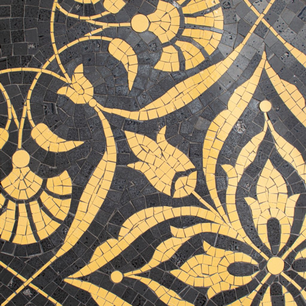 New Ravenna Vashti Tile black