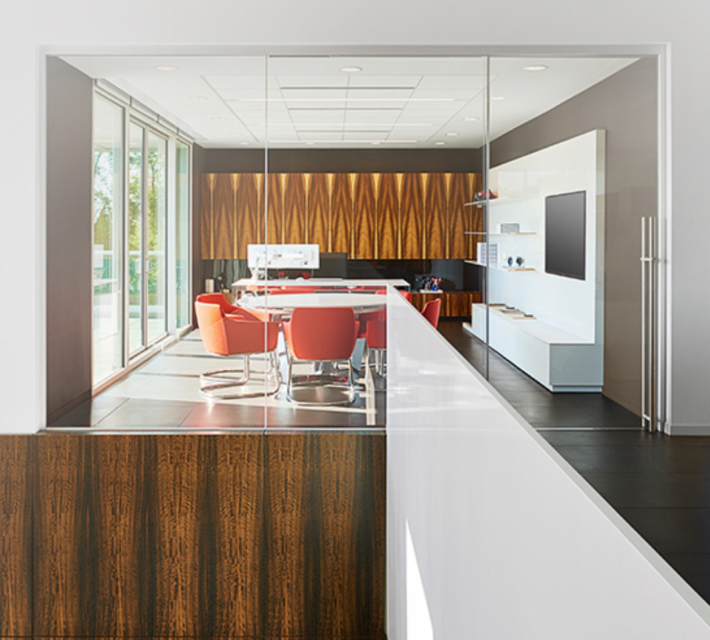 Alur Glass Walls are Bold and Beautiful Alur Glass Walls are Bold and Beautiful