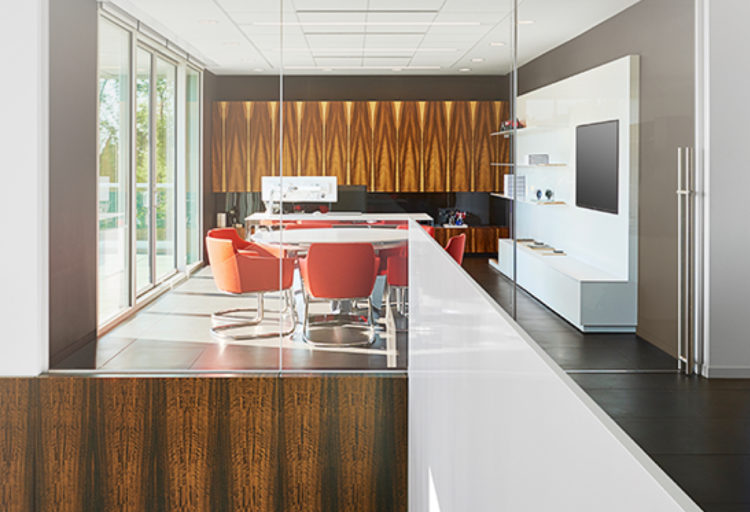 Alur Glass Walls Conference Room